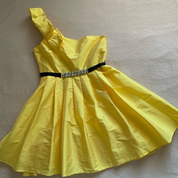 City Studio Dress - Picture 2 of 13